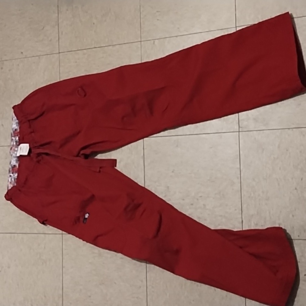 Size M koi scrub pants